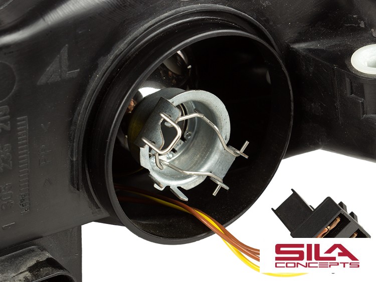 Mercedes Benz C300 Headlight Light Bulb Replacement Clip Set